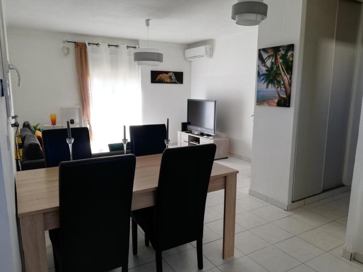 Apartment Rez De Six-fours *